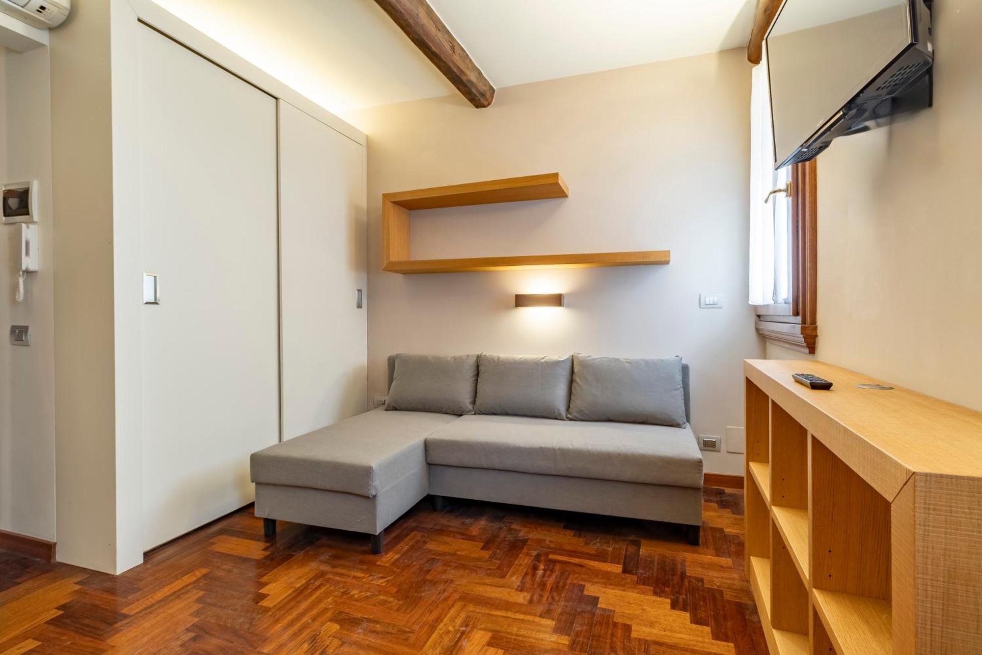 Urent - Trastevere Petite Escape Rom